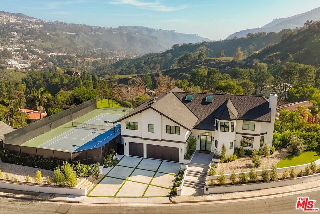 17609 Camino De Yatasto