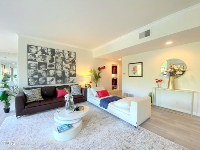 Image 2 for 723 Westmount Dr #202, West Hollywood, CA 90069