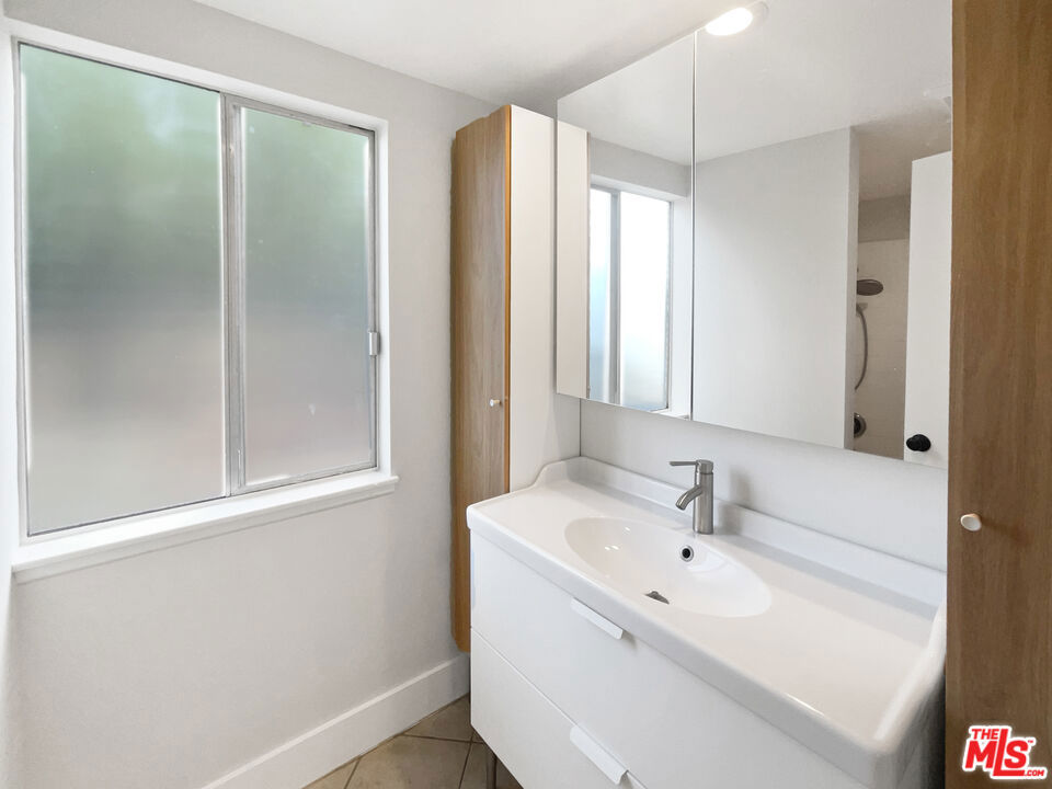 MLS #25513545 img 3