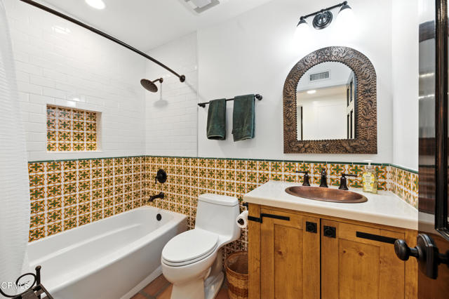 2161 Lathan Avenue, Camarillo CA: https://media.crmls.org/mediaz/26bc7b72-22a4-43e5-950e-d39ff8baab09.jpg