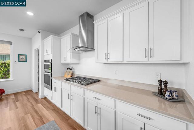205 Goose Creek Ave, Brentwood CA: https://media.crmls.org/mediaz/26bce446-f73b-498e-8161-6cfed2a8e30a.jpg