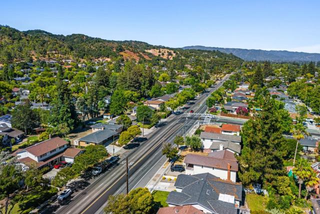 14510 Blossom Hill Road, Los Gatos CA: https://media.crmls.org/mediaz/26bcecab-33d7-4f69-ba65-645acc81bc32.jpg