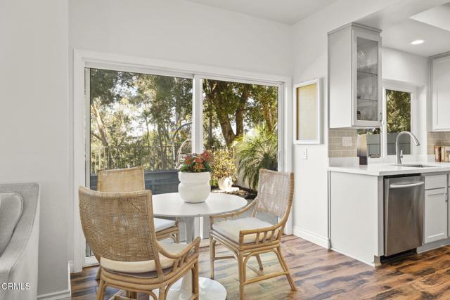 Detail Gallery Image 14 of 54 For 1164 Amberton Ln, Newbury Park,  CA 91320 - 3 Beds | 2/1 Baths