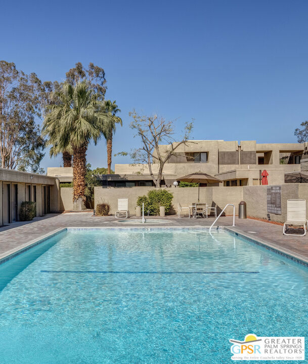 425 Bradshaw Lane, Palm Springs CA: https://media.crmls.org/mediaz/26bdd8f7-9fa4-497a-b135-21ca1ba07771.jpg