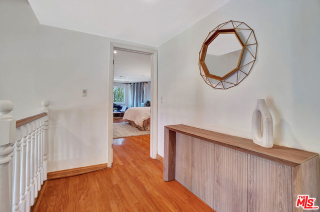 5025 Delita Place, Woodland Hills CA: https://media.crmls.org/mediaz/26be73e3-5d7d-42c5-8cdb-b6077892990e.jpg