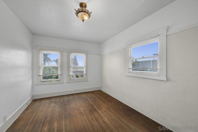 1821 25 Cypress Ave, San Diego CA: https://media.crmls.org/mediaz/26be8724-1d8e-4669-9be9-8cfeb37cdbf1.jpg