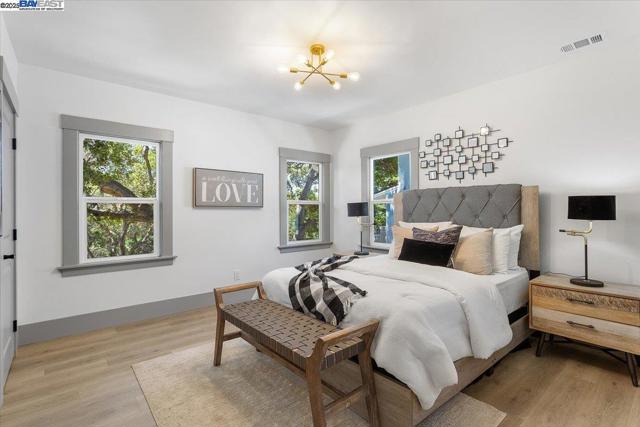 689 Santa Ray Ave, Oakland CA: https://media.crmls.org/mediaz/26bf463a-c07c-43f7-968c-bd5d5d1978d0.jpg
