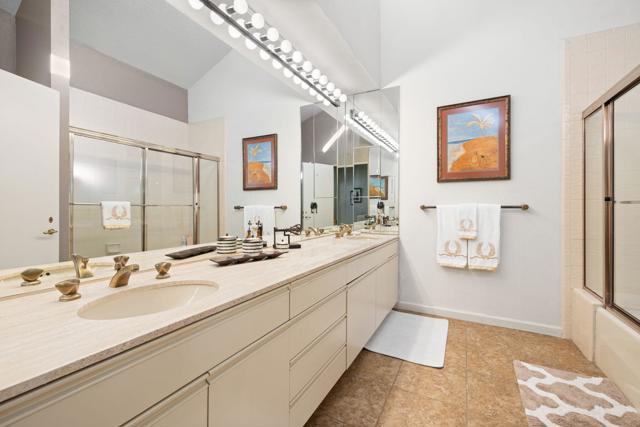 267 Kavenish W Drive, Rancho Mirage CA: https://media.crmls.org/mediaz/26bfa6cb-7cf6-46cf-adb3-61a8e6670521.jpg