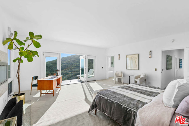 2727 Corral Canyon Road, Malibu CA: https://media.crmls.org/mediaz/26c0e33c-0493-4564-87a4-811b701b10e6.jpg