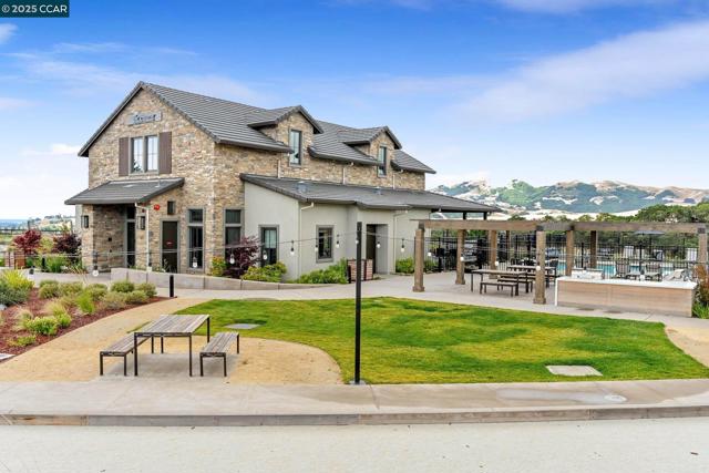 33105 Via Vicenza, San Ramon CA: https://media.crmls.org/mediaz/26c11d04-4f05-4f5c-8012-27d48de5fdf8.jpg