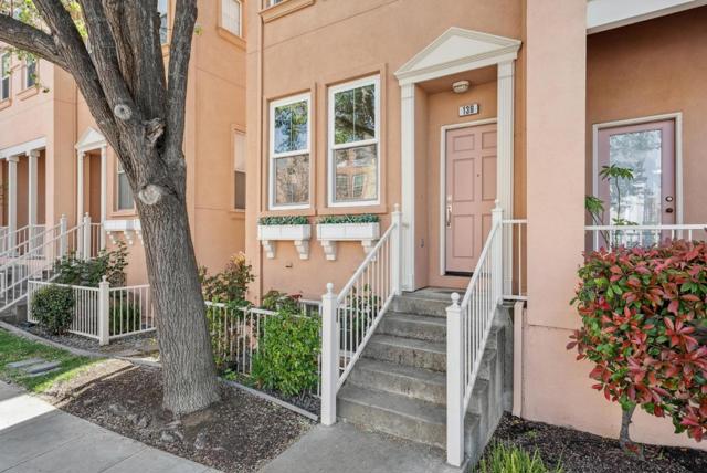 139 Pacchetti Way, Mountain View CA: https://media.crmls.org/mediaz/26c1a9a8-0430-4499-bf2e-60764af3d84b.jpg