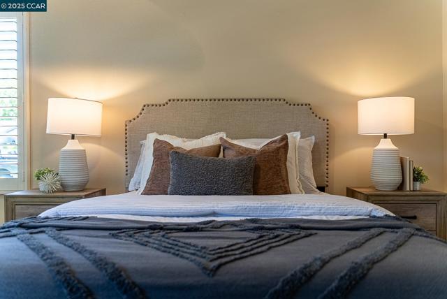 2128 Presidio Ct, Danville CA: https://media.crmls.org/mediaz/26c1f42d-cd0c-4b9a-8663-457da7fb76ee.jpg