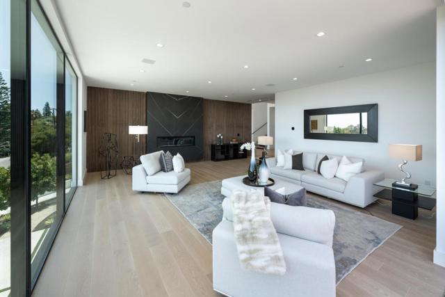 3964 Jefferson Avenue, Redwood City CA: https://media.crmls.org/mediaz/26c20799-420f-4935-980f-f90ead13f024.jpg