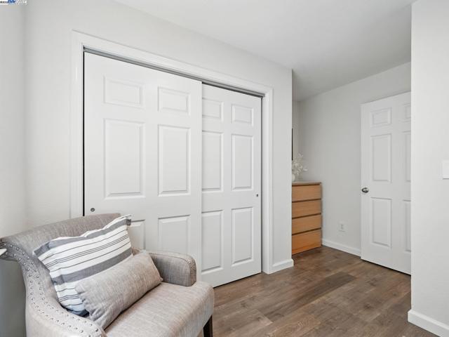 2323 Mastlands Dr, Oakland CA: https://media.crmls.org/mediaz/26c226a2-5c1c-49d8-9af7-cc9b00afa002.jpg