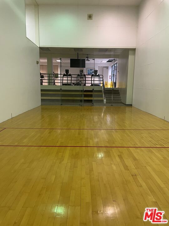 600 W 9th Street, Los Angeles CA: https://media.crmls.org/mediaz/26c2c02d-ef6a-4160-9988-aa0c11e22628.jpg