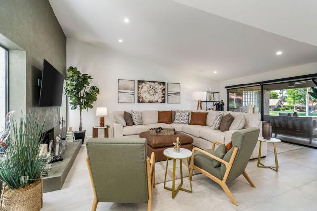 99 Camino Arroyo Place, Palm Desert CA: https://media.crmls.org/mediaz/26c38d54-68c2-4021-acb0-f2048ac75e55.jpg