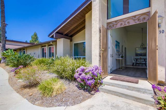 Detail Gallery Image 4 of 39 For 2230 Arborviate Ln, Spring Valley,  CA 91977 - 3 Beds | 2 Baths