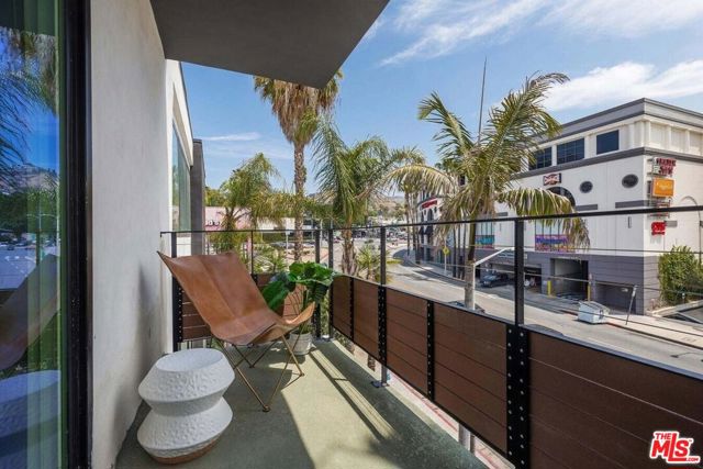 1425 N Crescent Heights Boulevard, West Hollywood CA: https://media.crmls.org/mediaz/26c57d53-b24a-4eda-aebd-b100d3ab88e4.jpg