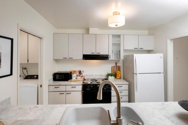 35 28th Avenue, San Mateo CA: https://media.crmls.org/mediaz/26c67026-3610-448a-ac9c-6df2ac8a92bf.jpg
