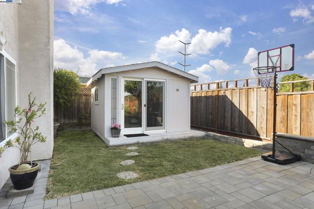 10034 Foxboro Cir, San Ramon CA: https://media.crmls.org/mediaz/26c719bd-41b5-4a7d-b87d-63ae8324fb3c.jpg