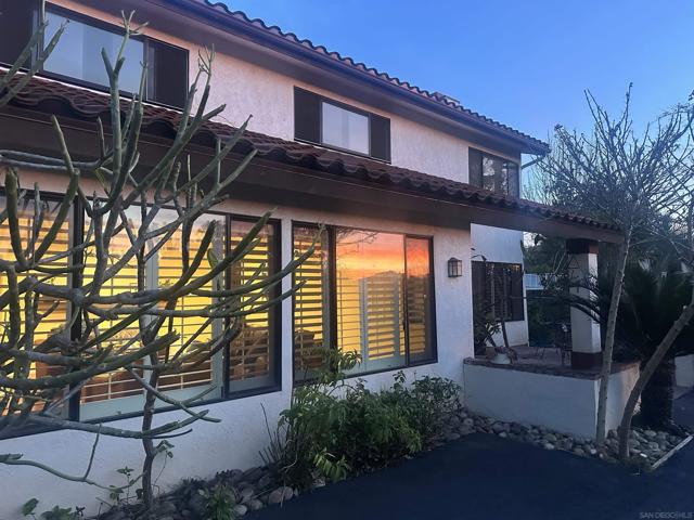 3625 Country Meadow Ln, Escondido CA: https://media.crmls.org/mediaz/26c7635f-4e5f-4b28-9346-b2847f39d3dc.jpg
