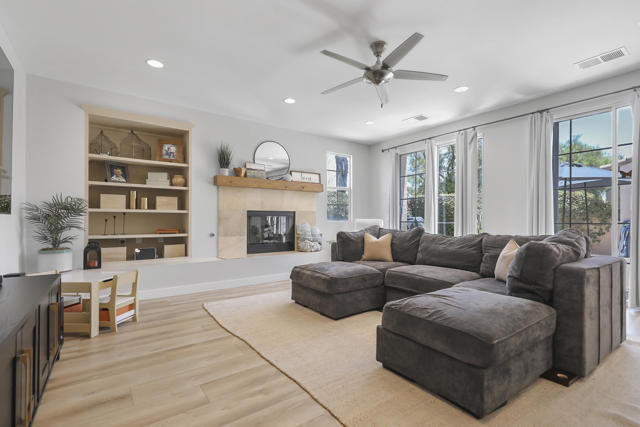 47875 Silverberry Street, La Quinta CA: https://media.crmls.org/mediaz/26c7aa13-370d-405c-89ff-25d8a14c050b.jpg
