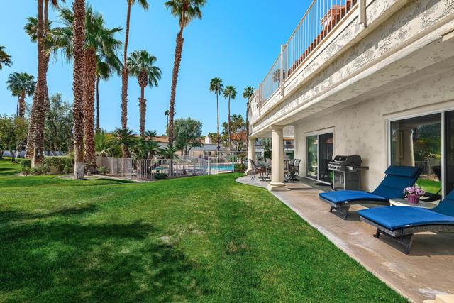 618 Vista Lago N Circle, Palm Desert CA: https://media.crmls.org/mediaz/26c7f605-e261-4381-8830-574228f924c3.jpg