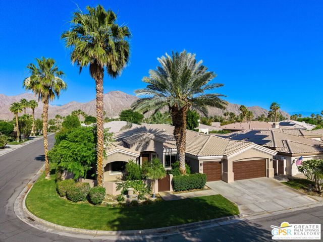 47925 Via Livorno, La Quinta CA: https://media.crmls.org/mediaz/26c86b98-92de-4c7b-b364-354694e0b7a1.jpg