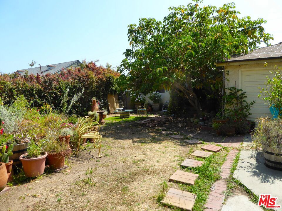 3565 Military Avenue