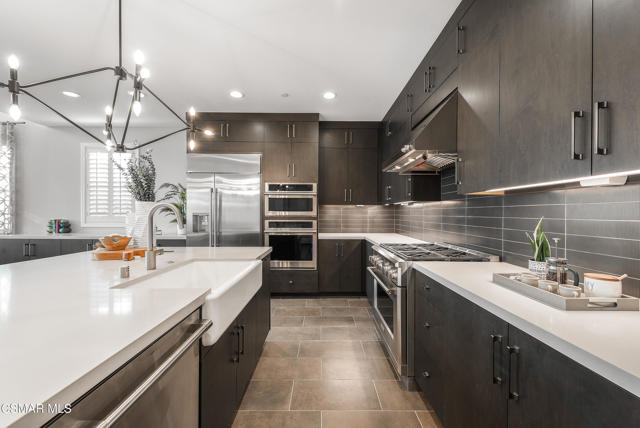2492 Rondell Road, Camarillo CA: https://media.crmls.org/mediaz/26c89d39-a372-43c3-8fba-6e2fb49c1852.jpg