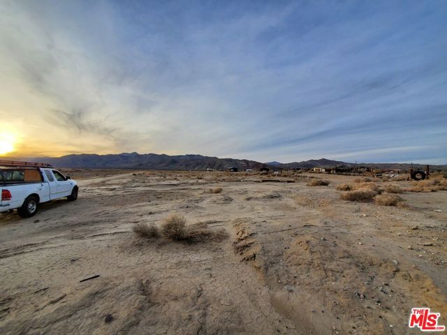 Image 5 of 23 For 7797 Quartz Road