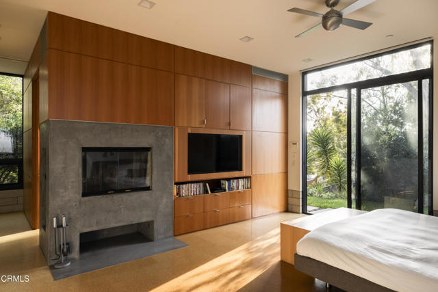 732 Crane Boulevard, Los Angeles CA: https://media.crmls.org/mediaz/26c9f291-dea6-47ae-babc-b869205ee06d.jpg
