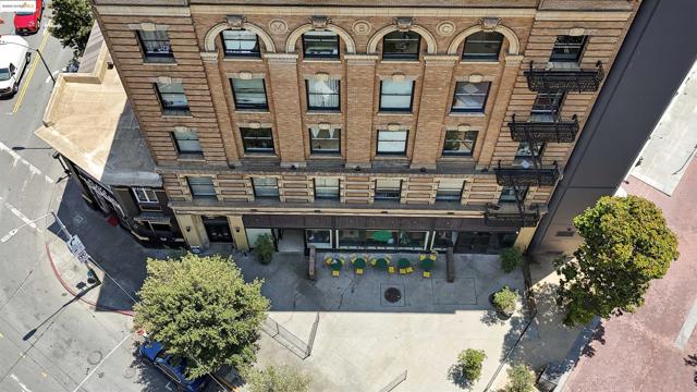 83 McAllister St, San Francisco CA: https://media.crmls.org/mediaz/26cb3f51-b22b-4f84-ba4a-2263086c2293.jpg