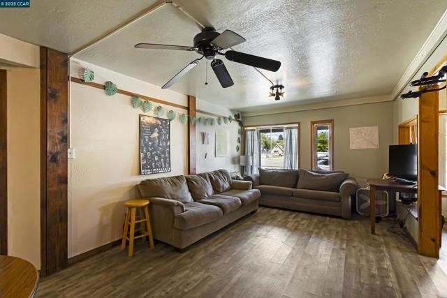 2266 E Main Street, Quincy CA: https://media.crmls.org/mediaz/26ccc40f-0fb2-444f-be03-26dcb8fbdbdc.jpg