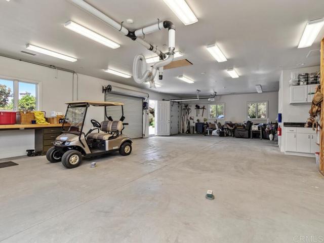 6095 Lake Vista Drive, Bonsall CA: https://media.crmls.org/mediaz/26cd405d-ba78-42f8-af89-4fa973b1c3d5.jpg