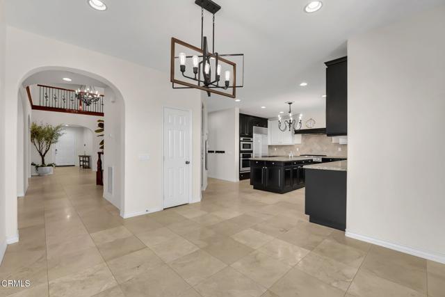 Detail Gallery Image 18 of 64 For 821 Somera Ct, Simi Valley,  CA 93065 - 5 Beds | 4/1 Baths