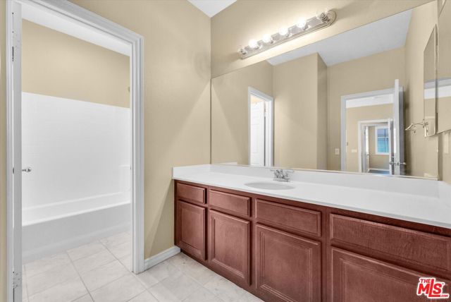 5611 Scharf Avenue, Fontana CA: https://media.crmls.org/mediaz/26cddd82-2de2-4e95-82fa-61df7949713c.jpg