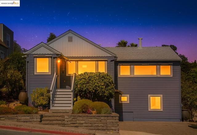 1000 Navellier St, El Cerrito CA: https://media.crmls.org/mediaz/26ce3e64-fed6-431b-a880-8a39c924001b.jpg