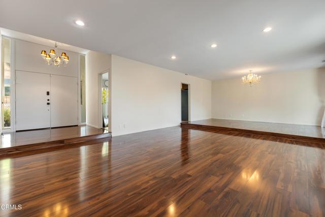 2657 Zorada Drive, Los Angeles CA: https://media.crmls.org/mediaz/26ce4614-7bc5-41d1-9f86-18eacde93db0.jpg