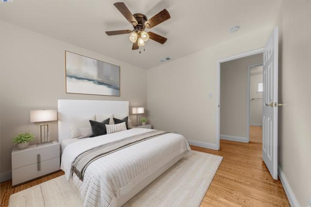 1876 Lynwood Dr, Concord CA: https://media.crmls.org/mediaz/26ce595e-5eb5-4825-85d9-7bf69aed9f2d.jpg