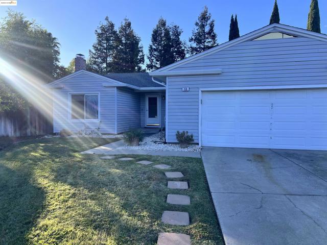 19 LISA COURT, Brentwood CA: https://media.crmls.org/mediaz/26cf2fa4-b0a8-4496-9273-b00c09705245.jpg