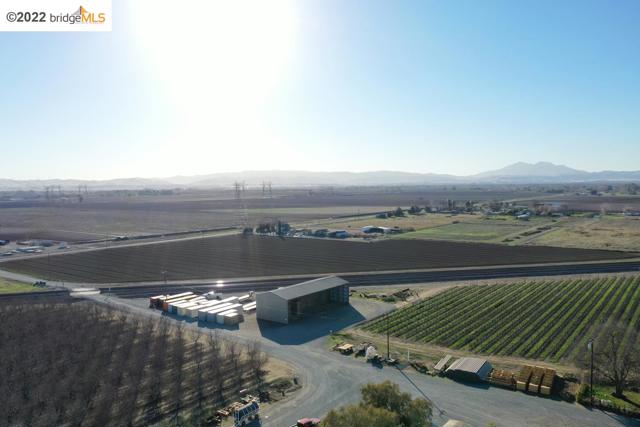 3870 Orwood Road, Brentwood CA: https://media.crmls.org/mediaz/26cf7e14-26a4-4a13-a204-3fbf120aea61.jpg