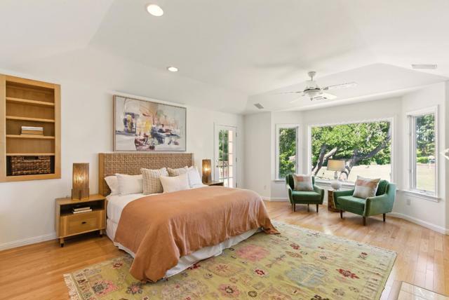 41 Regent Place, Palo Alto CA: https://media.crmls.org/mediaz/26cff949-3699-4696-b42e-127201076a85.jpg