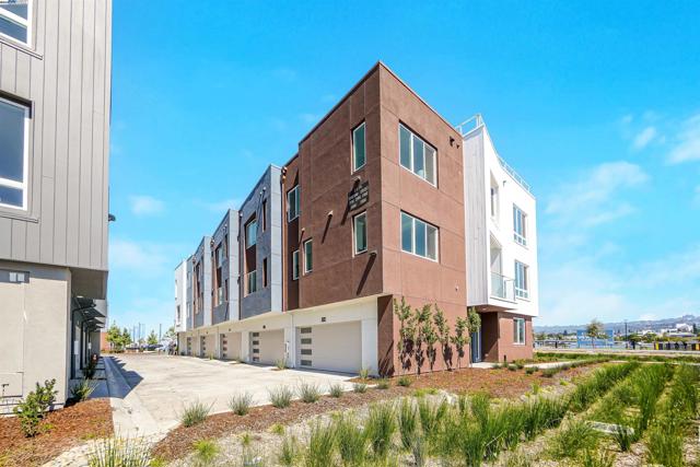 2388 Stanford Street, Alameda CA: https://media.crmls.org/mediaz/26d10edf-94fe-4e55-acdb-3520f26d97f5.jpg
