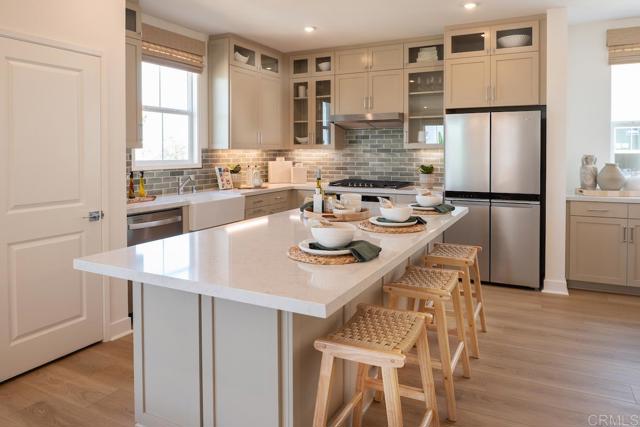 Detail Gallery Image 2 of 21 For 512 Avenida Centro #114,  Chula Vista,  CA 91910 - 3 Beds | 2/2 Baths