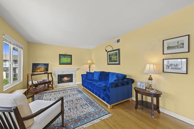 870 Ginger Avenue, Carlsbad CA: https://media.crmls.org/mediaz/26d14f5e-6da6-4050-a198-2059ae315d94.jpg