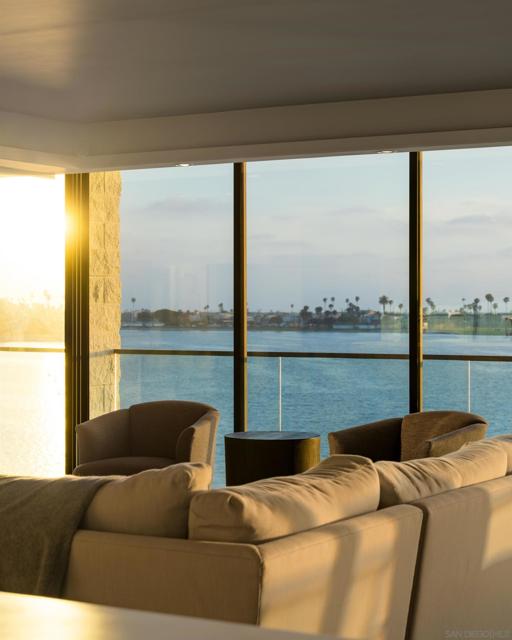 3860 Riviera Dr, San Diego CA: https://media.crmls.org/mediaz/26d1d383-cd7b-49a8-8150-8db59b5ff4eb.jpg