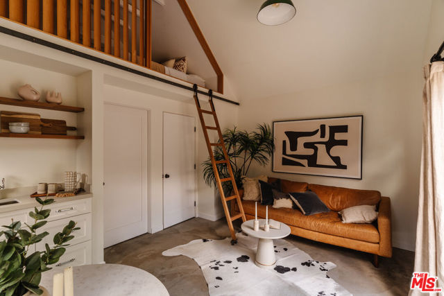 3707 Glenfeliz Boulevard, Los Angeles CA: https://media.crmls.org/mediaz/26d219fd-9eab-4bb3-bf73-379363669006.jpg
