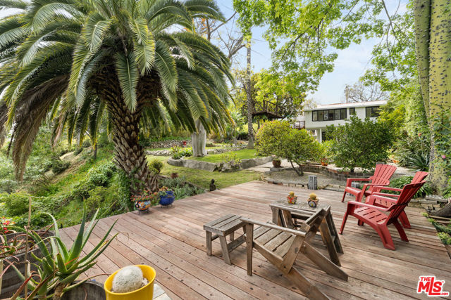 955 W Avenue 37, Los Angeles CA: https://media.crmls.org/mediaz/26d2453c-6c4d-4fd6-ad22-1d148dc81e40.jpg