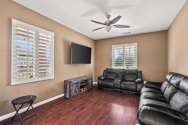 Image 20 of 53 For 82688 Mandrone Drive